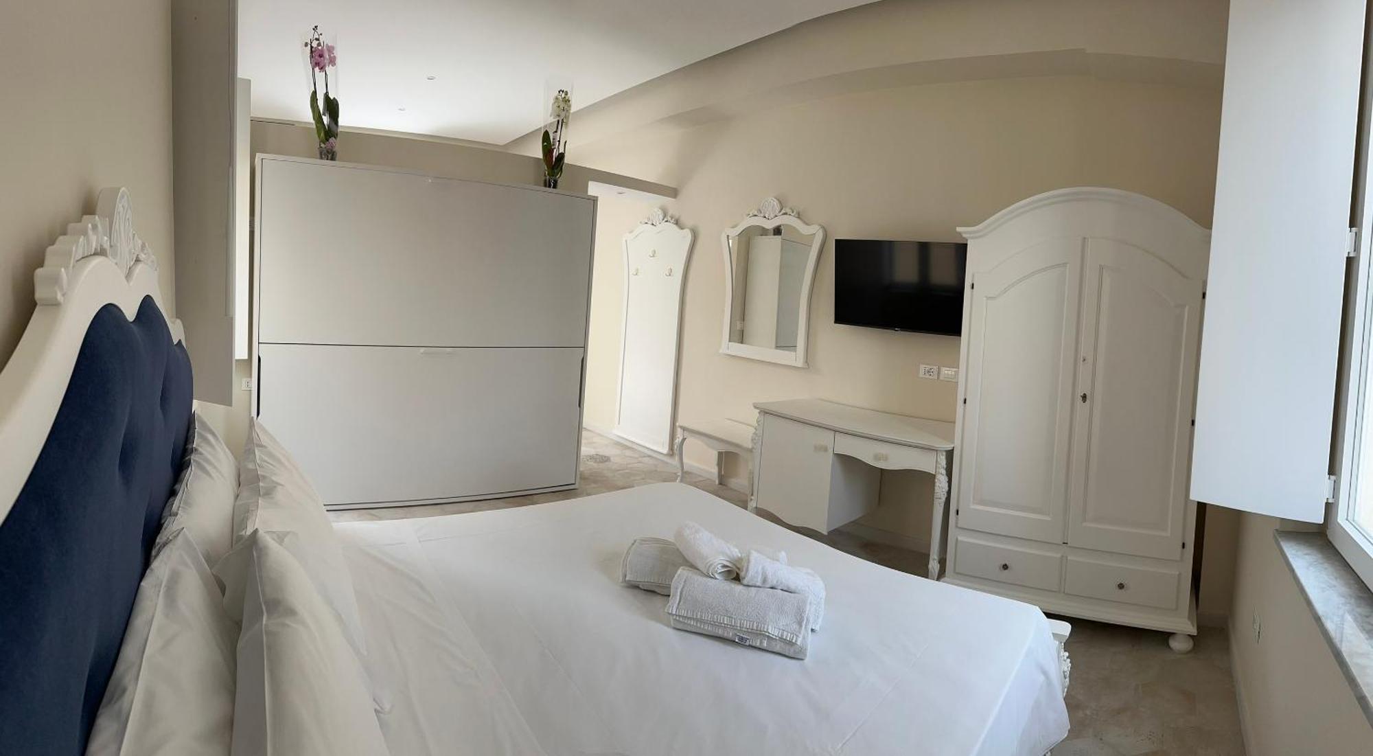 Karol Room&Apartment トロペーア エクステリア 写真