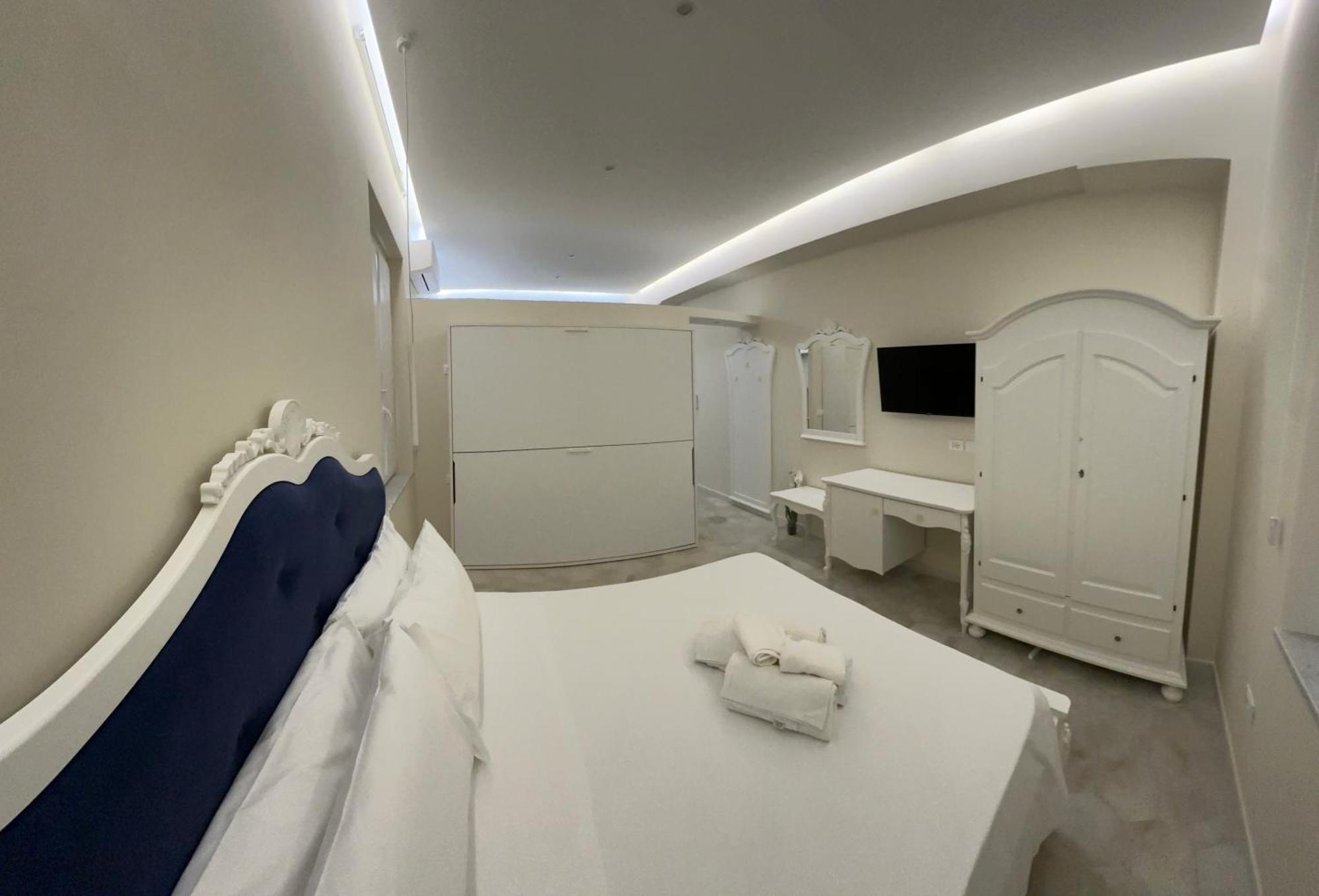 Karol Room&Apartment トロペーア エクステリア 写真